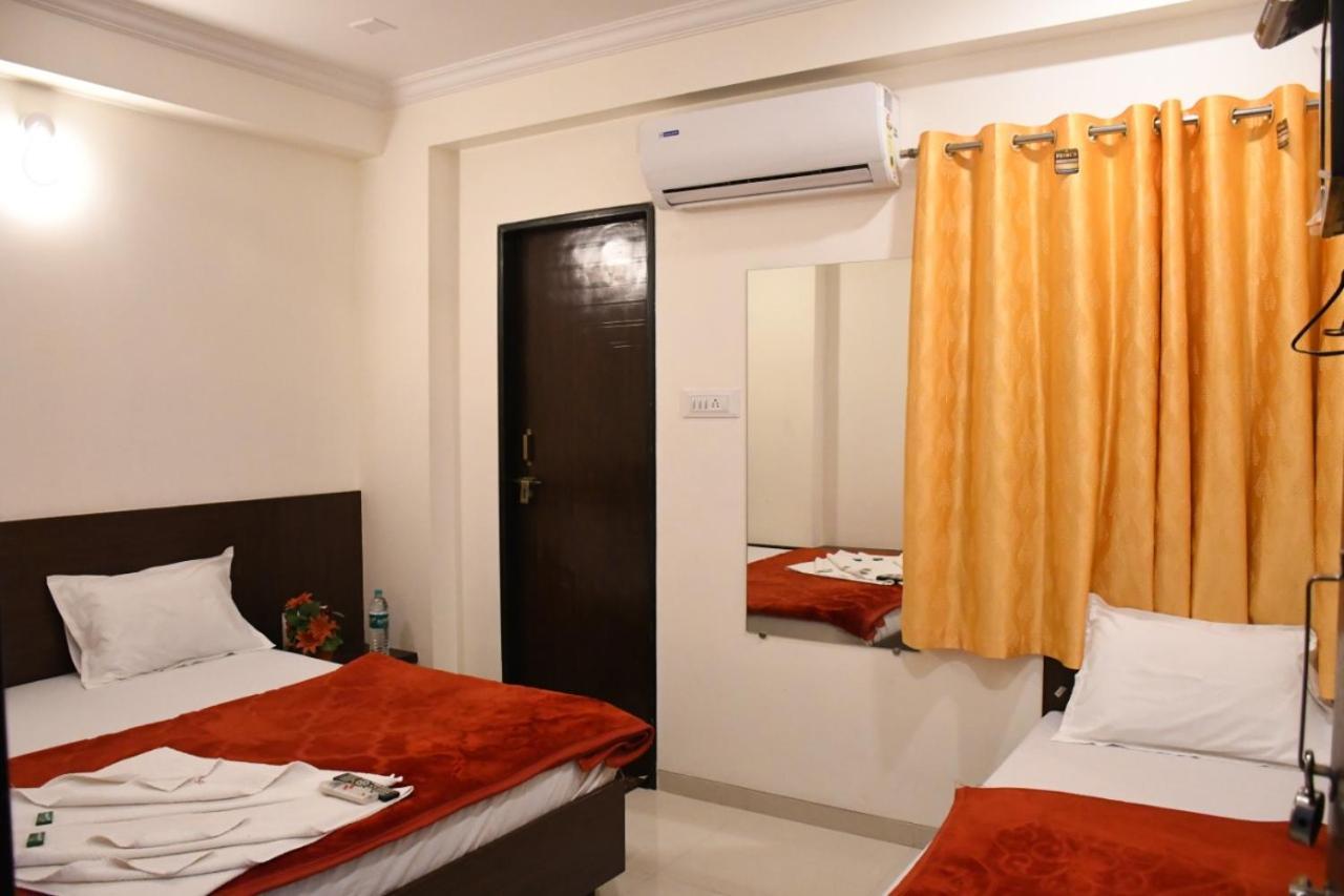 Hotel Sai Shatabdi Ширди Экстерьер фото