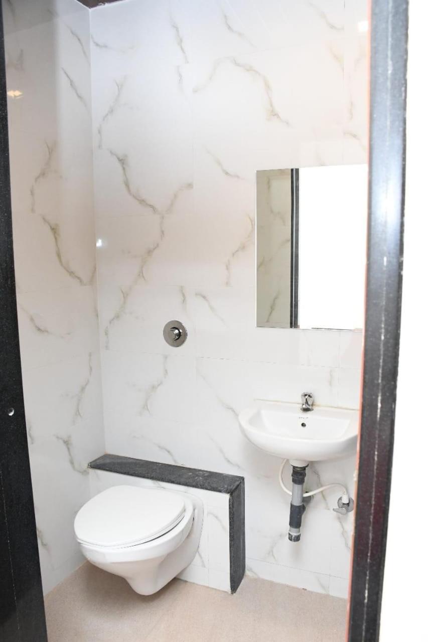 Hotel Sai Shatabdi Ширди Экстерьер фото